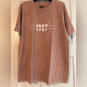 New without tags Taylor Swift 1989 TV tee Size L